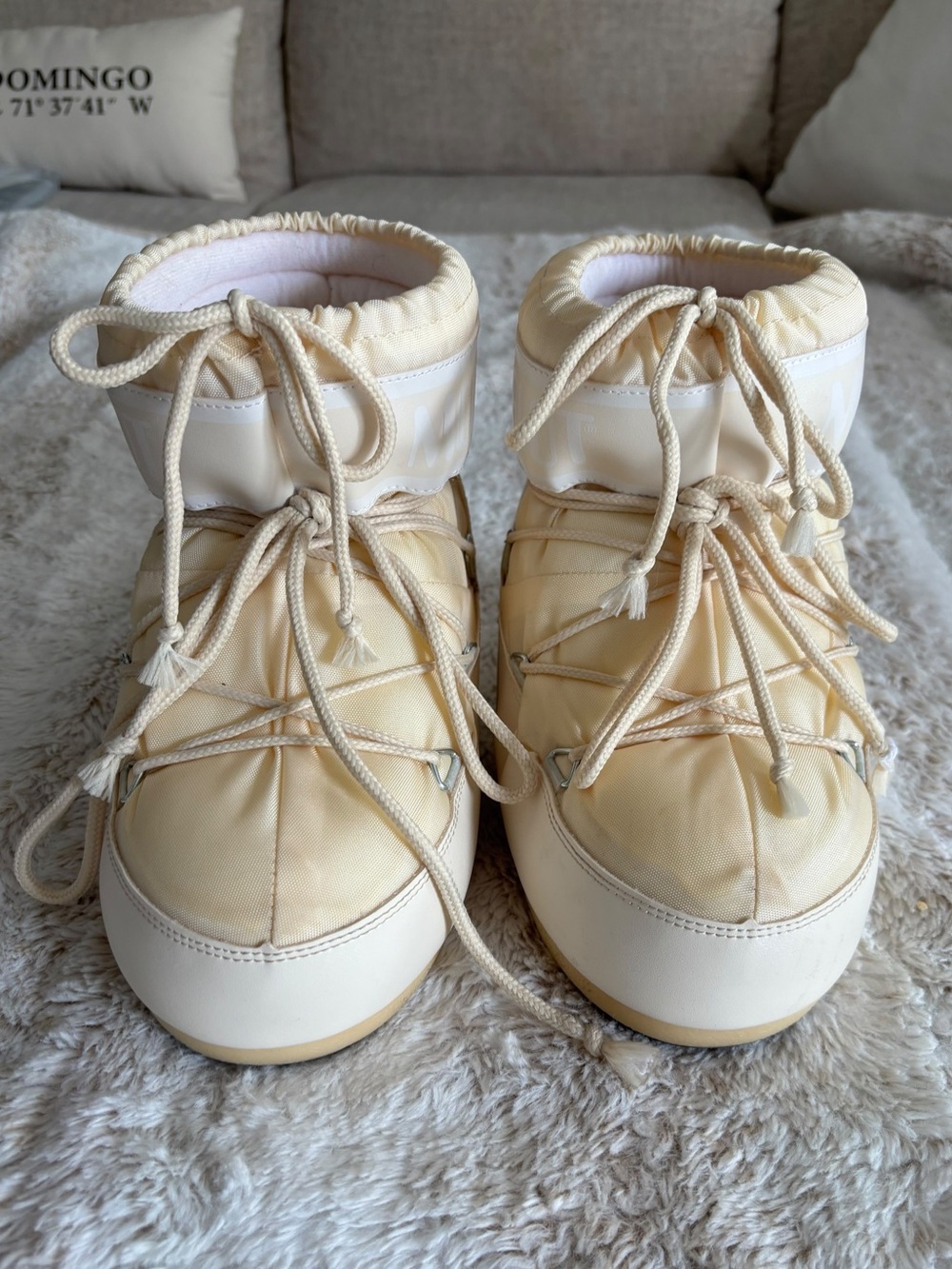 Moon Boot Icon Low Nylon Snow Boots Cream Womens EU 36/38 Lace Up Winter